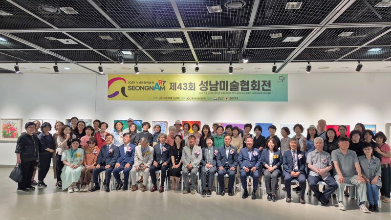단체사진.jpg