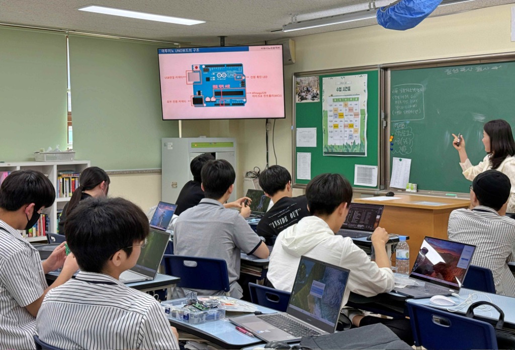 웹젠 코딩 교육 진행 사진.JPG