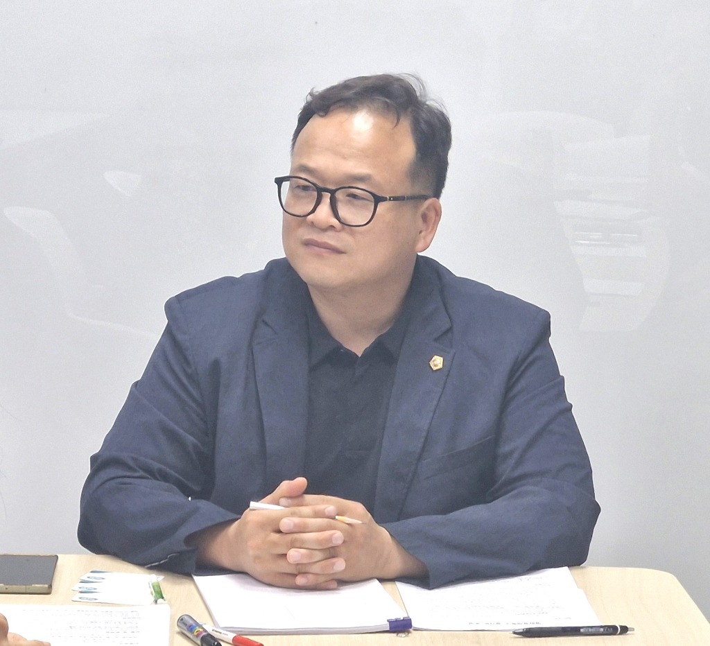 250626 임창휘 의원, 경기도 평화경제특구 및 RE100특구 동시 지정을 위한 정담회 개최 (1).jpg