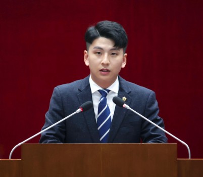 김윤환의원 사진.jpg