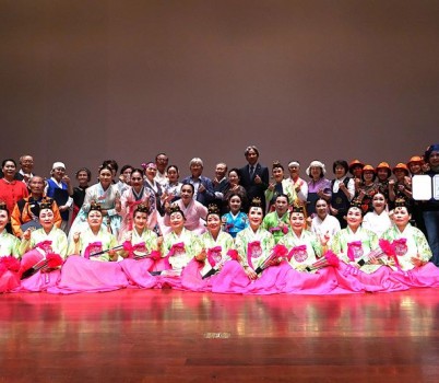 단체사진.JPG width: 100%; height : 150px