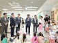 1. 수내도서관 어린이 자료실을 방문한 인근 어린이집 아이들과 인사를 나누는 신상진 성남시장.jpg