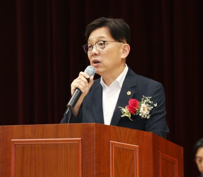 댄스스포츠1.jpg width: 100%; height : 150px