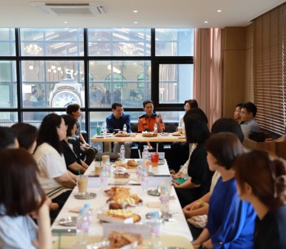 분당소방서는 26일, 2025년 2분기 지역응급의료협의체 간담회를 개최하고 지역 응급의료체계 전반에 대해 논의했다.(2).JPG width: 100%; height : 150px