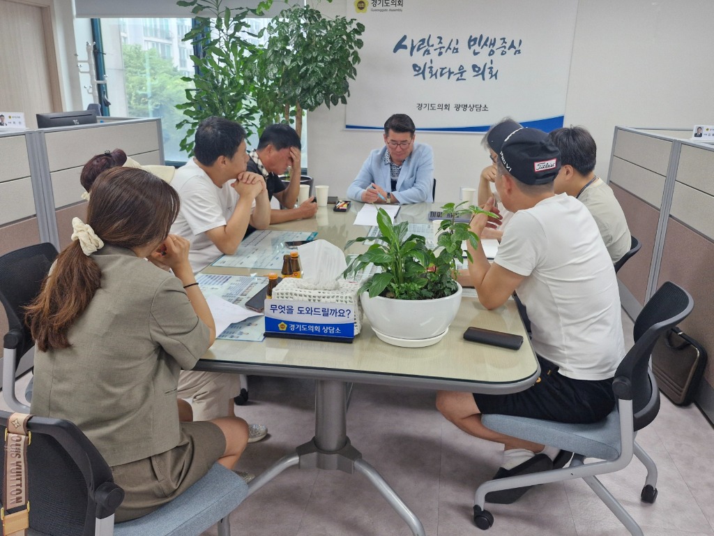 250703 유종상 의원, 신안산선 붕괴 82일, “컨테이너 생활 고려에서 수능 걱정까지”....피해 주민 아픔 보듬어 (2).jpg