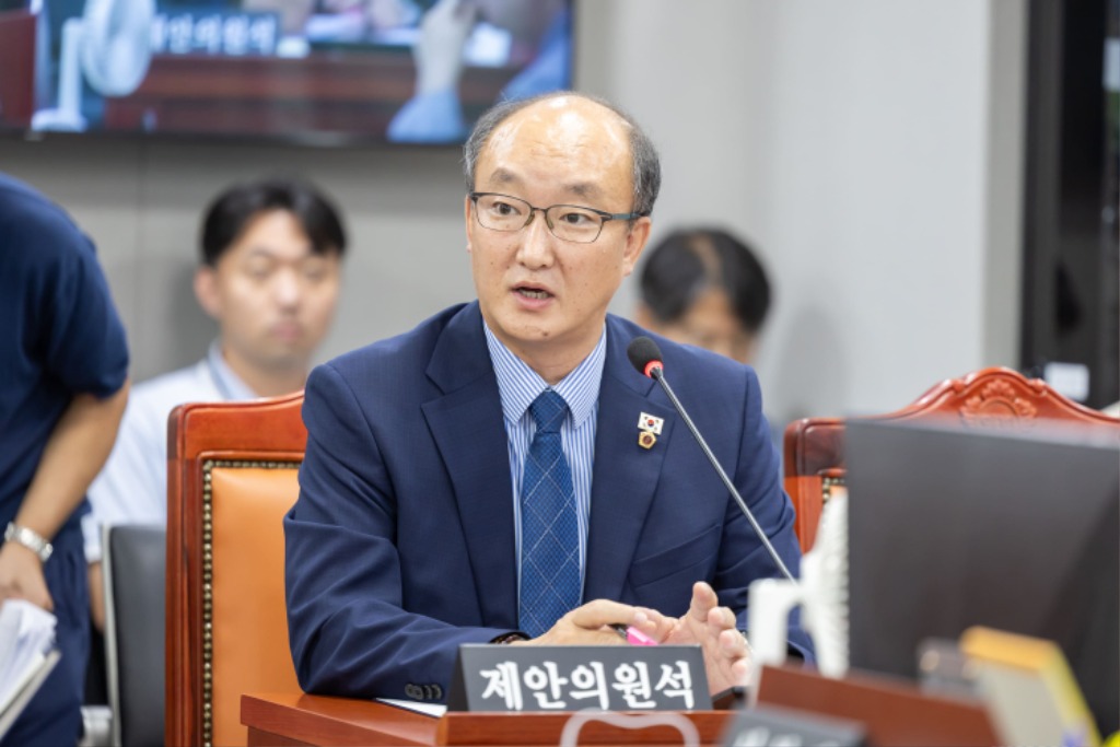 250717 김동영 의원, 보행약자 보호구역 확대를 위한 조례 상임위 통과(2).jpg