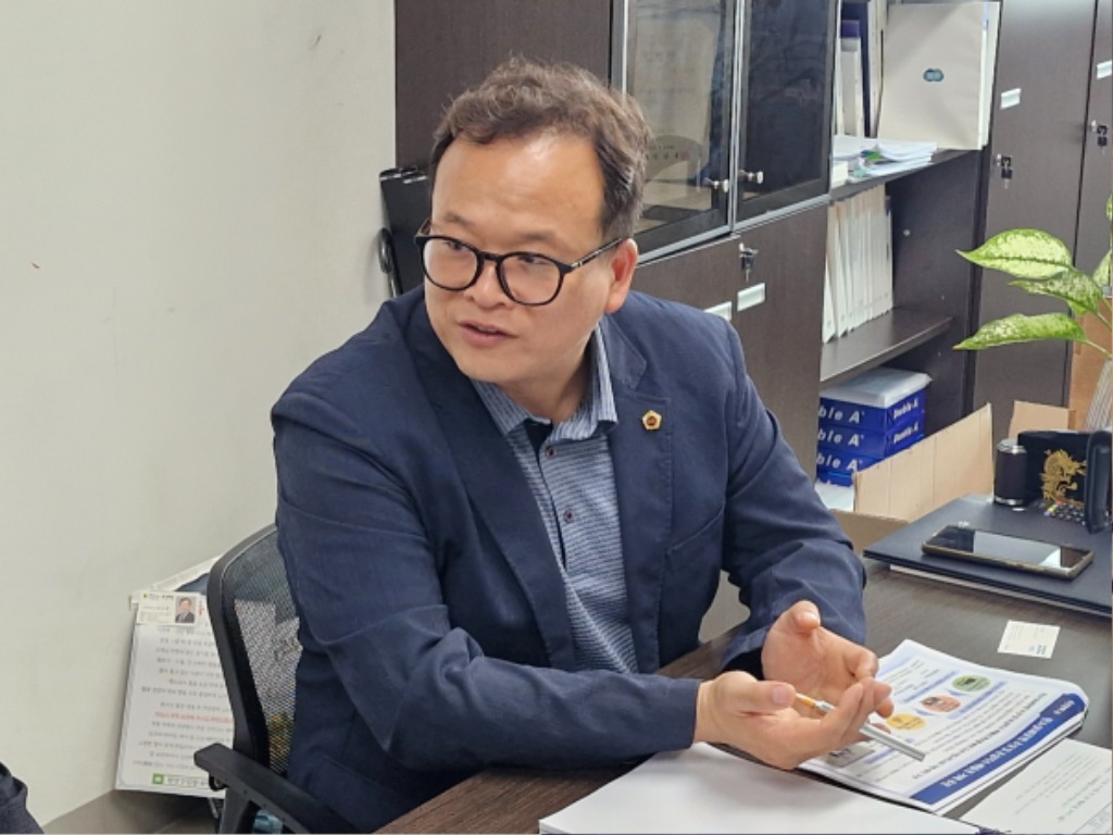250722 임창휘 의원, 공원이 탄소 먹고 전기도 만든다...다기능 탄소상쇄공원 모델 제안 (1).jpg