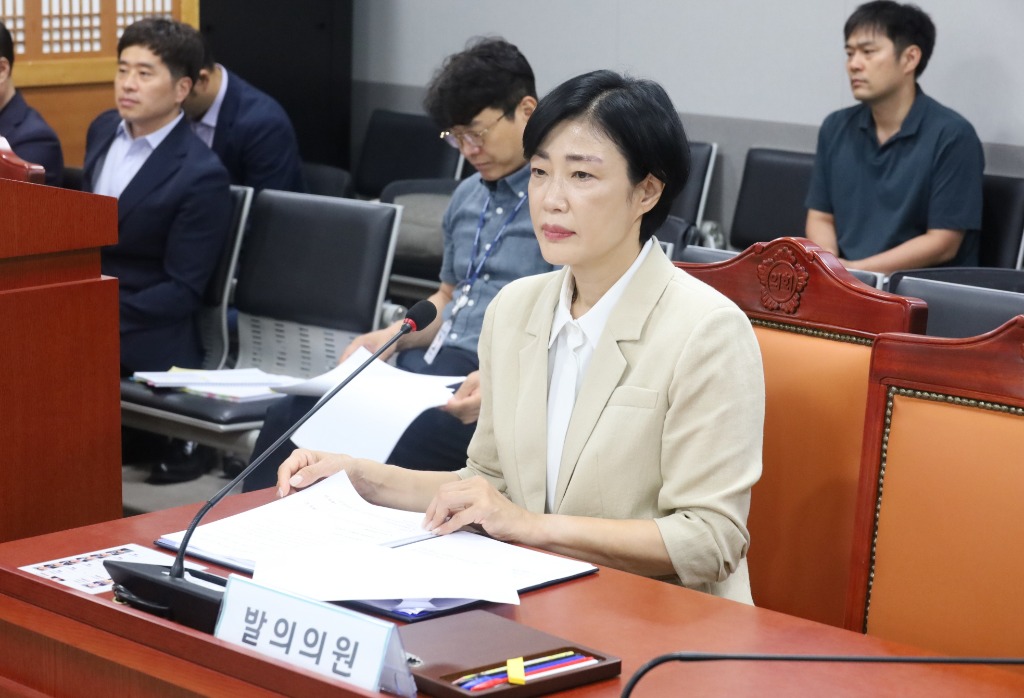 250723 이경혜 의원, 전국 최초 교통약자 보호구역 시간제 속도제한 조례안 본회의 통과.jpg