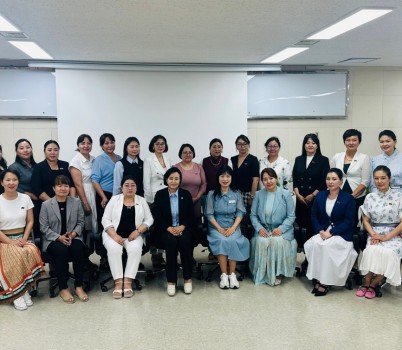 250708 정윤경 부의장, ‘여성이 바꾸는 정치, 세계를 잇다’ 몽골 여성의원단과 교류 (1).jpg width: 100%; height : 150px