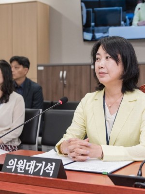 250717 이병숙 의원 대표발의, 경기도 모범노동대상 조례안 상임위 의결 (1).jpg