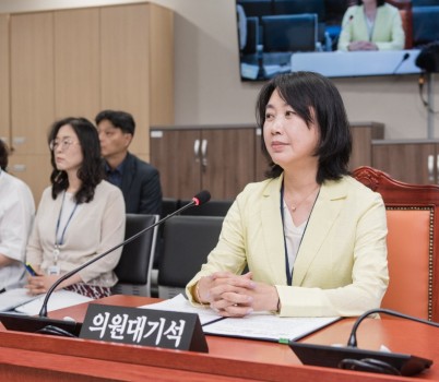 250717 이병숙 의원 대표발의, 경기도 모범노동대상 조례안 상임위 의결 (1).jpg width: 100%; height : 150px