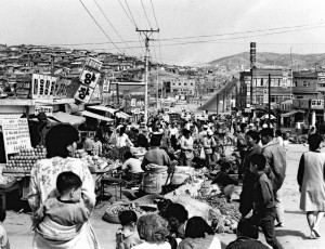 1970년대 성호시장.jpg