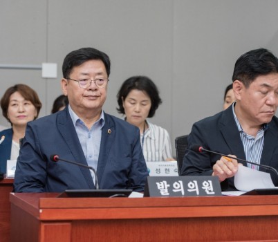 250721 이선구 의원 대표발의, 경기도 첨단기술 기반 복지서비스 활성화 조례안 보건복지위원회 회의에서 통과 (1).jpg width: 100%; height : 150px