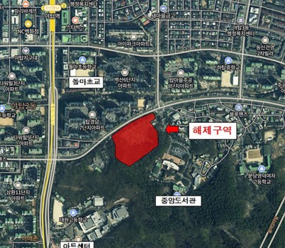 토지정보과-23일자로 토지거래허가구역에서 해제된 야탑동 621번지 위성지도.jpg width: 100%; height : 150px