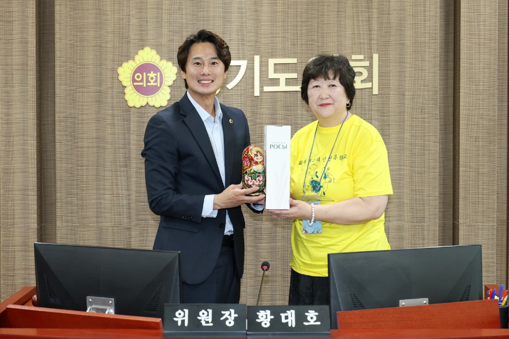250807 황대호 의원, 광복 80주년! 고려인 동포 아리랑무용단과 정담회 개최 (2).jpg