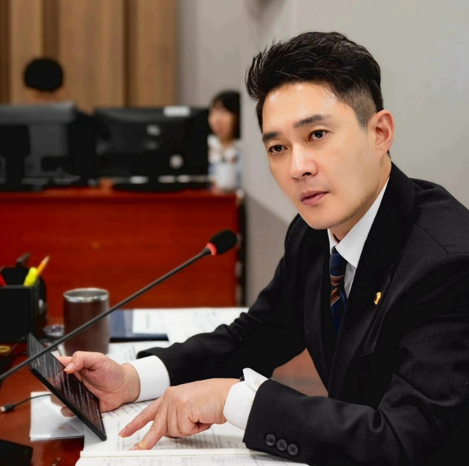 250818 전석훈 의원, 대한민국의 AI 3대 강국 도약을 위한 경기도의 역할.jpg