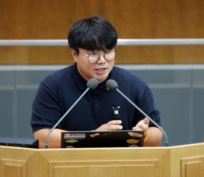 250805 유호준 의원, ‘고교무상교육 법안’ 국회 통과 환영 (1).jpg width: 100%; height : 150px