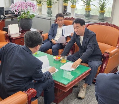사진.jpeg width: 100%; height : 150px