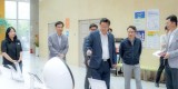 기업혁신과-분당 야탑동 성남시니어산업혁신센터 방문한 저출산고령사회위원회(가운데-주형환 부위원장).jpg