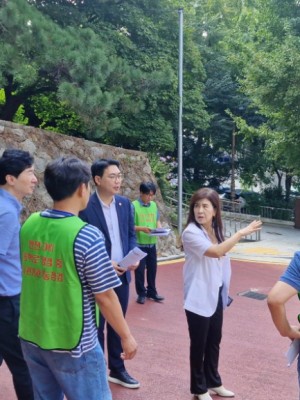문승호 경기도의원·이군수 성남시의원, 희망대초 통학로 안전 개선 중간점검 간담회 개최.jpg