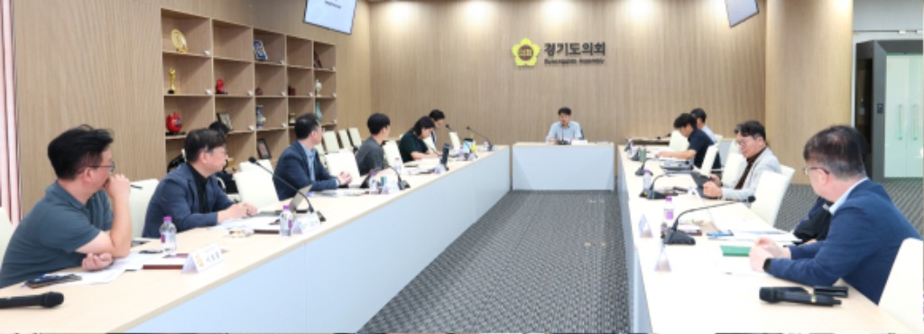 250903 경기도의회, 사무혁신을 위한 정보통신 분야 외부 전문가 자문회의 개최 (3).JPG