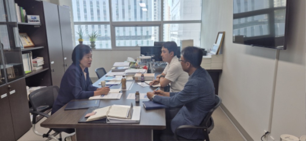 250903 박명숙 의원, 양평대교·양근 대교 안전난간 설치 현황 점검 (2).jpg