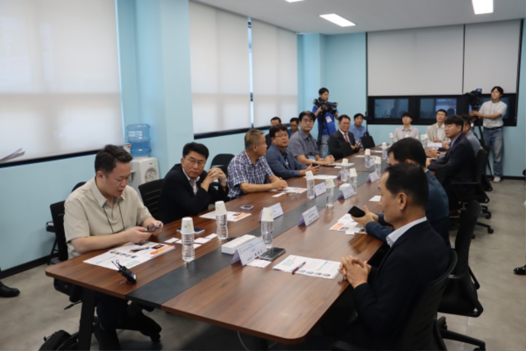 250904 윤성근 의원, ‘방염물품 실화재 실험’ 현장 참관...화재 확산 억제 효과 직접 확인 (2).jpg