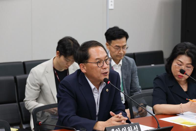 250911 안광률 의원 대표발의 학운위 운영 개정조례안 상임위 심사 통과.jpg