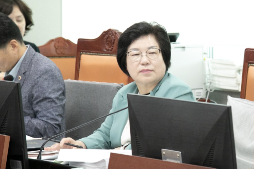 250910 김옥순 의원, 경기도 경기알이백(RE100) 지원 조례안 상임위 심사 통과 (2).jpg