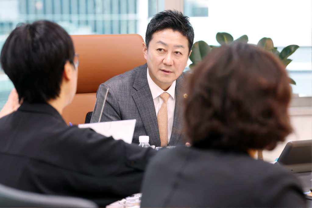 250911_김진경 의장, 시흥시 이동노동자 이동 쉼터 확충 논의3.jpg