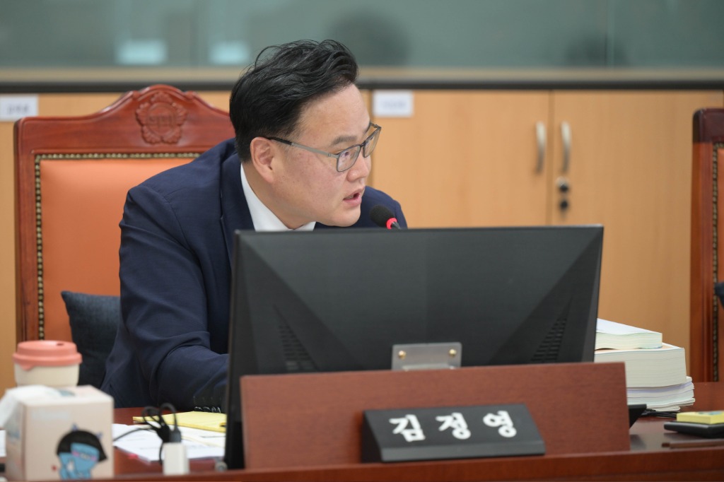 250911 김정영 의원, 추가경정 예산안에 ‘경기도미래세대재단’ 장애인 등 채용 인건비 8억 35백만원 감액 편성...강력 비판 (2).jpg