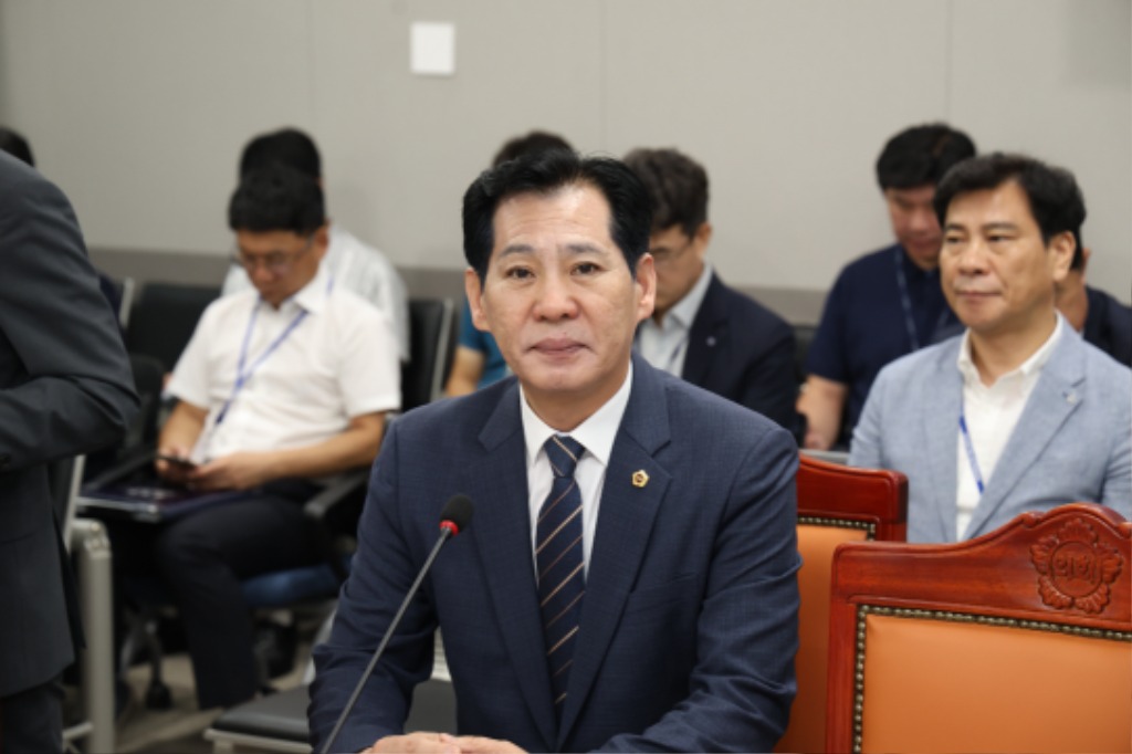 250911 이영봉 의원, 도민 안전 위해 더 과감하게…경기도 조례 개정으로 소방대원 적극행정에 힘 실어 (3).jpg