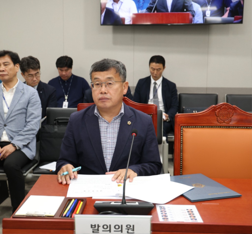 250911 장대석 의원, 경기도 소규모 숙박시설 화재안전 지원 조례안 상임위 통과 (2).jpg
