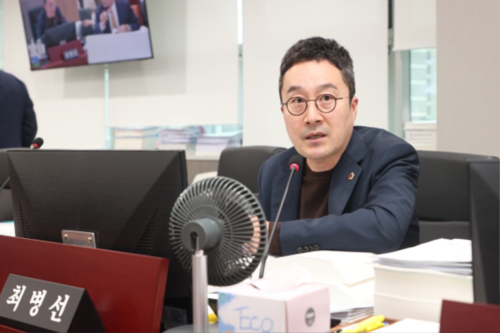 250912 최병선 의원, 경기도사회적경제원장 후보자 인사청문회서 경력 누락·급여 논란 지적.jpg