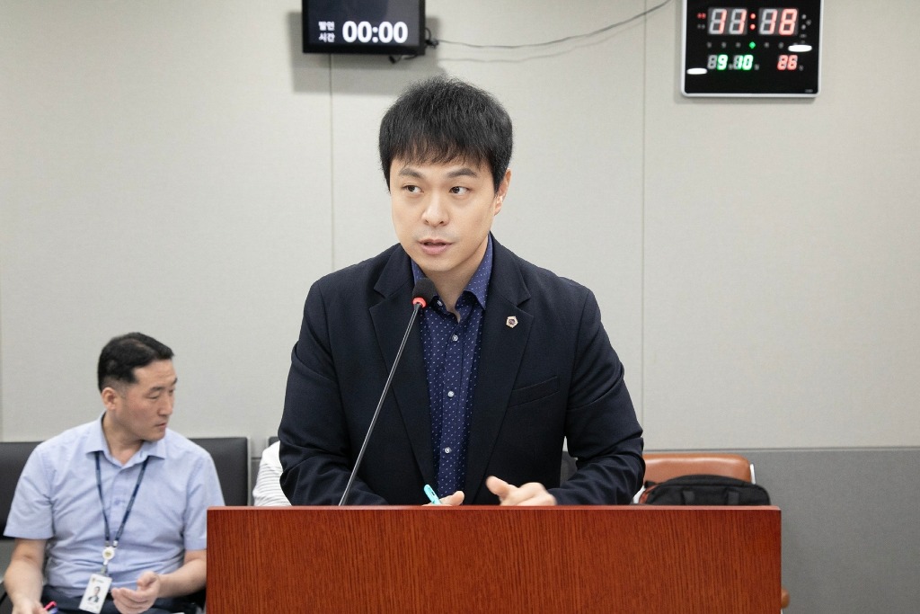 250912 유영일 의원, 경기도 수리할 권리 및 고쳐쓰는 문화의 확산에 관한 조례안 상임위 심사 통과 (1).jpg