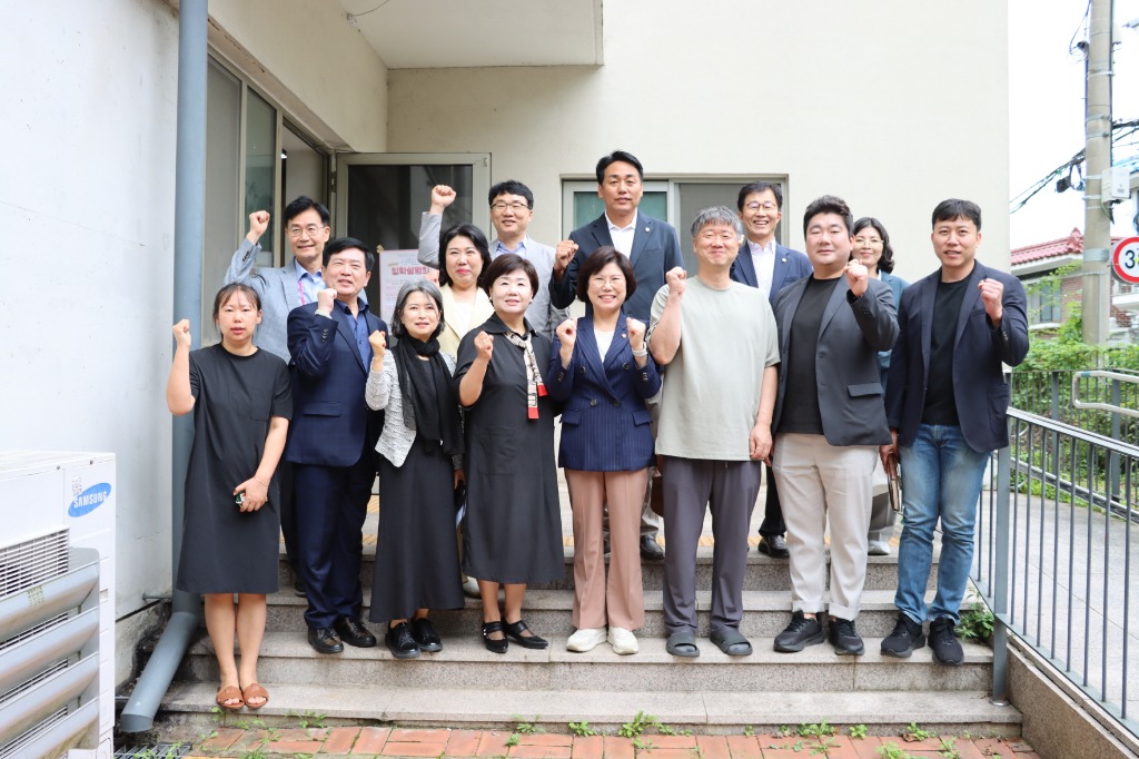 250912 교육행정위원회, 부천 산학교 방문...공교육과 대안교육 아우르는 지원 확대 (1).jpg