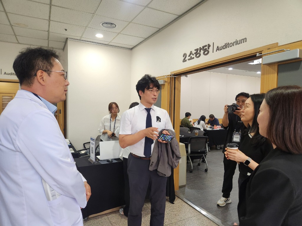 250915 박상현 의원, _경기도 의료기기 기업 네트워킹_ 행사 참여 (1).jpg