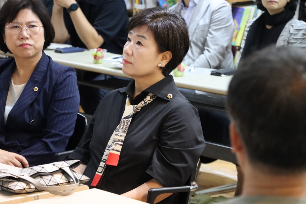 250915 황진희 의원, “대안학교, 입시 아닌 성장의 공간... 제도적 뒷받침 필요” (2).jpg