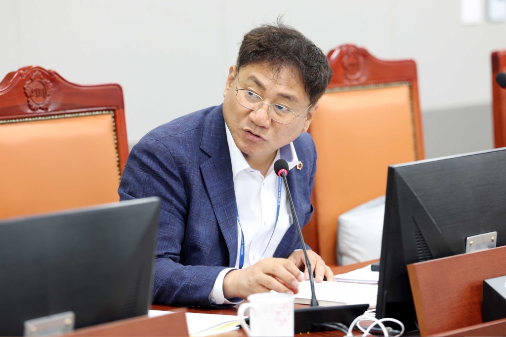 250915 오준환 의원, 인사청문회에서 GH 사장 후보자 자질 의문 제기.JPG