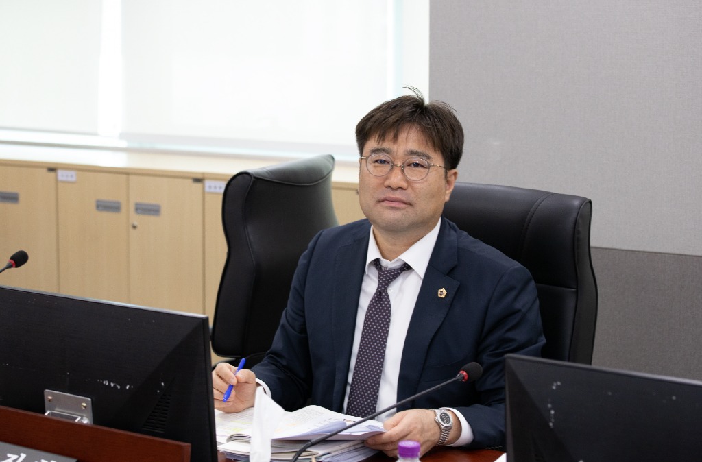 250916 이진형 의원, “과대 세수추계 반복...균형 있는 재정 운영 필요”.JPG