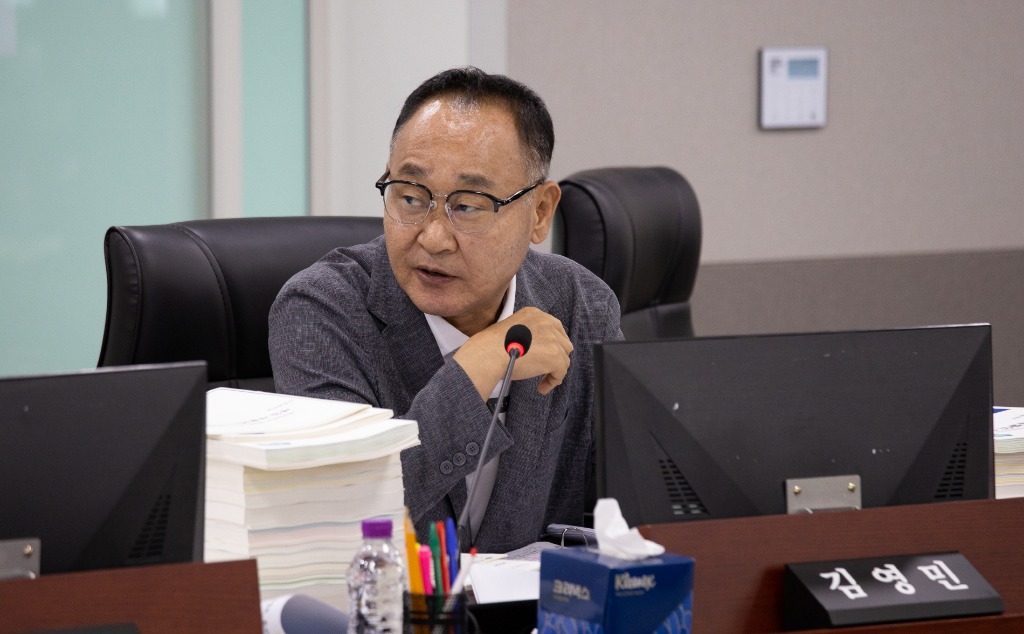 250917 김영민 의원, 취약계층 화재안심보험 실효성 점검과 농축산 방역 예산 안정적 확보 촉구 (2).jpg