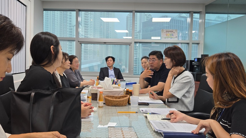 250918 김진명 의원, 경기도 선도 특화보육, 0세아전용어린이집 정담회 참석 (2).jpg