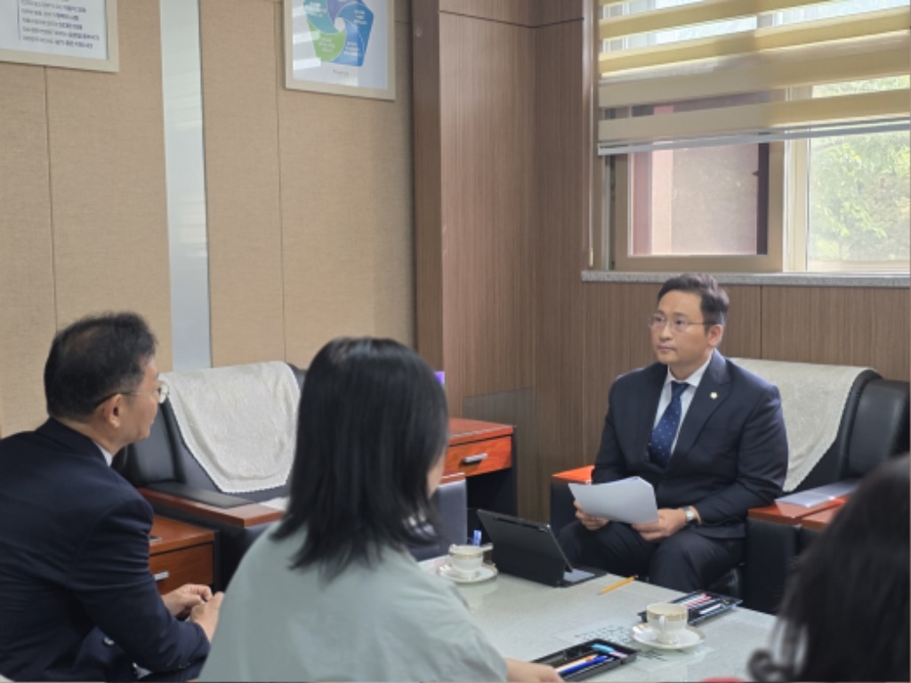 250922 변재석 의원, 고양국제고 시설 현장 점검...“기숙사 안전·학습권 최우선” (1).jpg