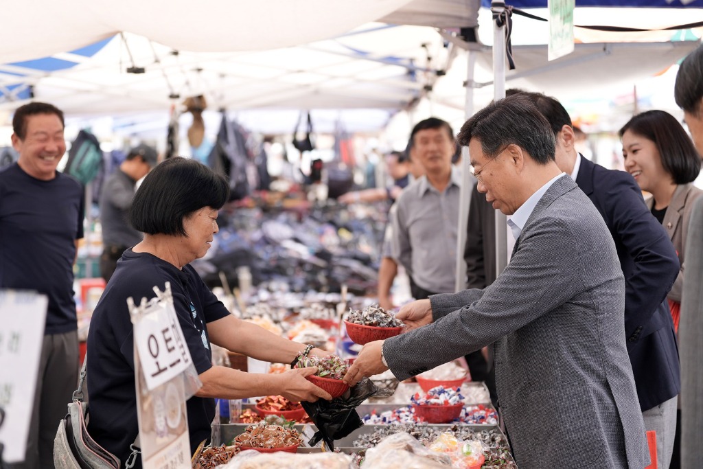 신상진 성남시장, 추석 맞이 전통시장 방문해 상인 격려