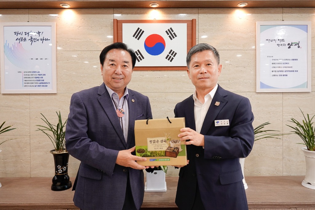 250930 의정정책추진단, 박명숙·이혜원 의원, 양평군에 지역현안 정책과제 제안 (4).jpg