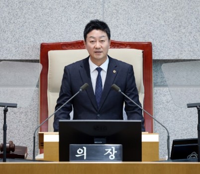 250905 김진경 의장, 제386회 임시회 개회...“더 나은 경기도 위한 실용의 협력으로 지방자치의 힘을 보여줄 것” (1).jpg width: 100%; height : 150px