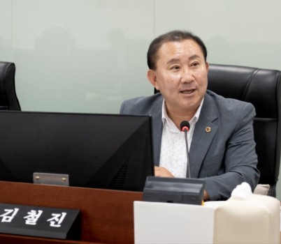 250910 김철진 의원, 경기도 제조로봇 지원사업, 쪼개기식 분리 위탁 재검토해야.JPG width: 100%; height : 150px