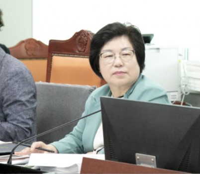 250910 김옥순 의원, 경기도 경기알이백(RE100) 지원 조례안 상임위 심사 통과 (2).jpg width: 100%; height : 150px