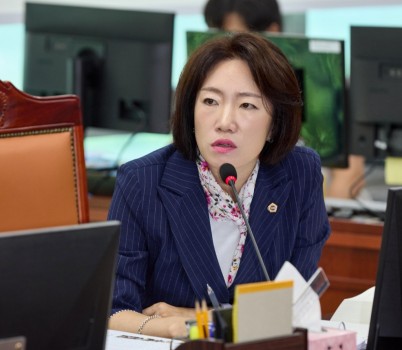 250911 이혜원 의원, 통합재정안정화기금, 반복적 내부융자 구조적 재정왜곡 우려...현금성 복지 재원 시·군에 전가하지 말아야.jpg width: 100%; height : 150px