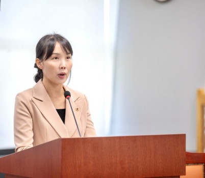 250911 이인애 의원 대표 발의, 경기도 평생교육진흥 조례 일부개정조례안 등 상임위 통과.jpg width: 100%; height : 150px